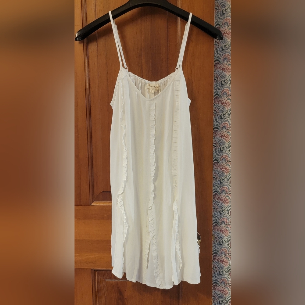NWT Hem & Thread White Flowy Ruffle Tunic Tank Top Size Small Boho